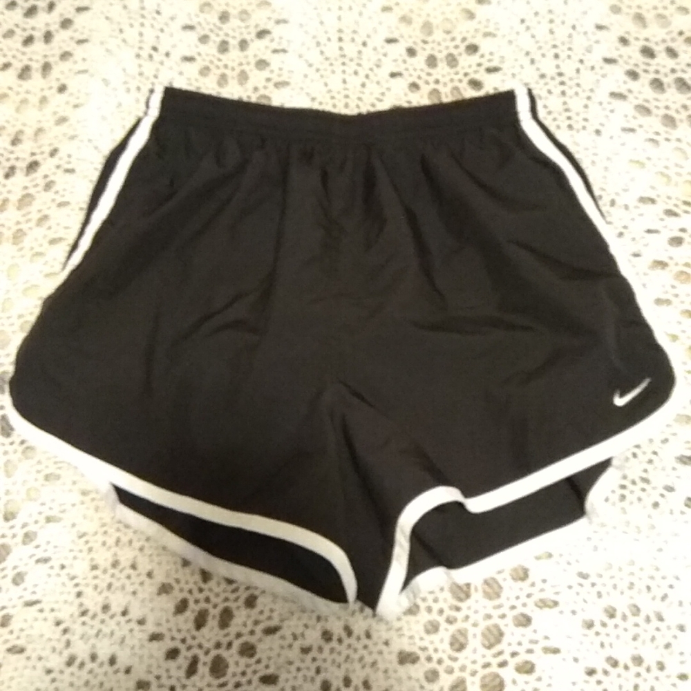 90. Nike Dry Fit Workout Shorts M